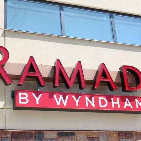 Готель Ramada By Wyndham Bronx Terminal Нью-Йорк Екстер'єр фото