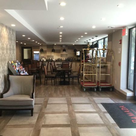 Готель Ramada By Wyndham Bronx Terminal Нью-Йорк Екстер'єр фото